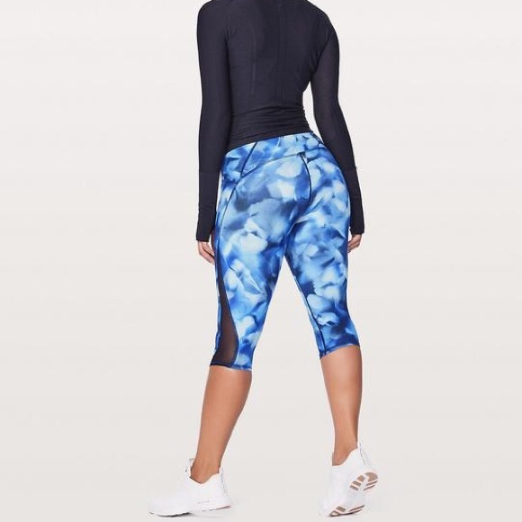 Lululemon Train Times Crop - Picture 2 of 8